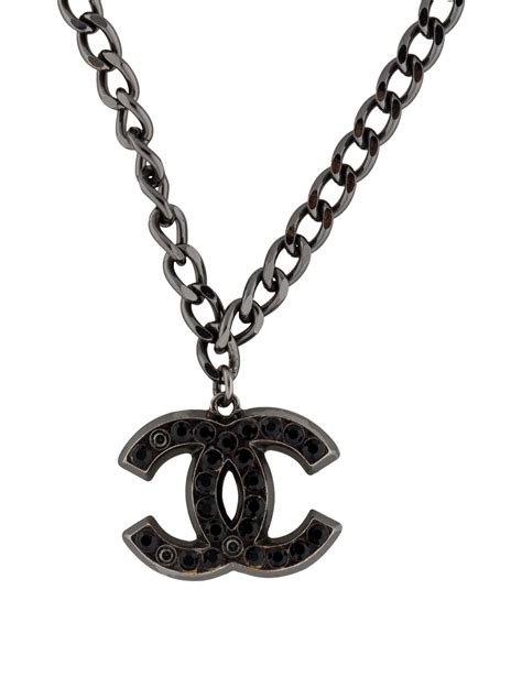 chanel necklace with black disc